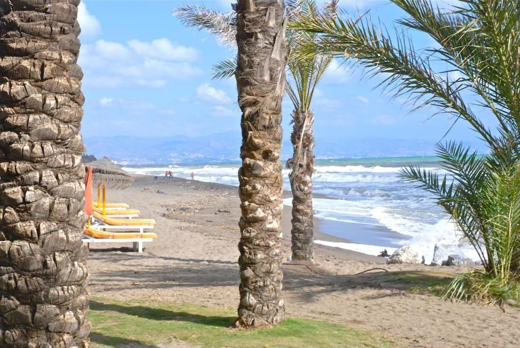 Вилла La Casa En La Carihuela Playa A 4 Minutos A Pie Торремолинос Экстерьер фото